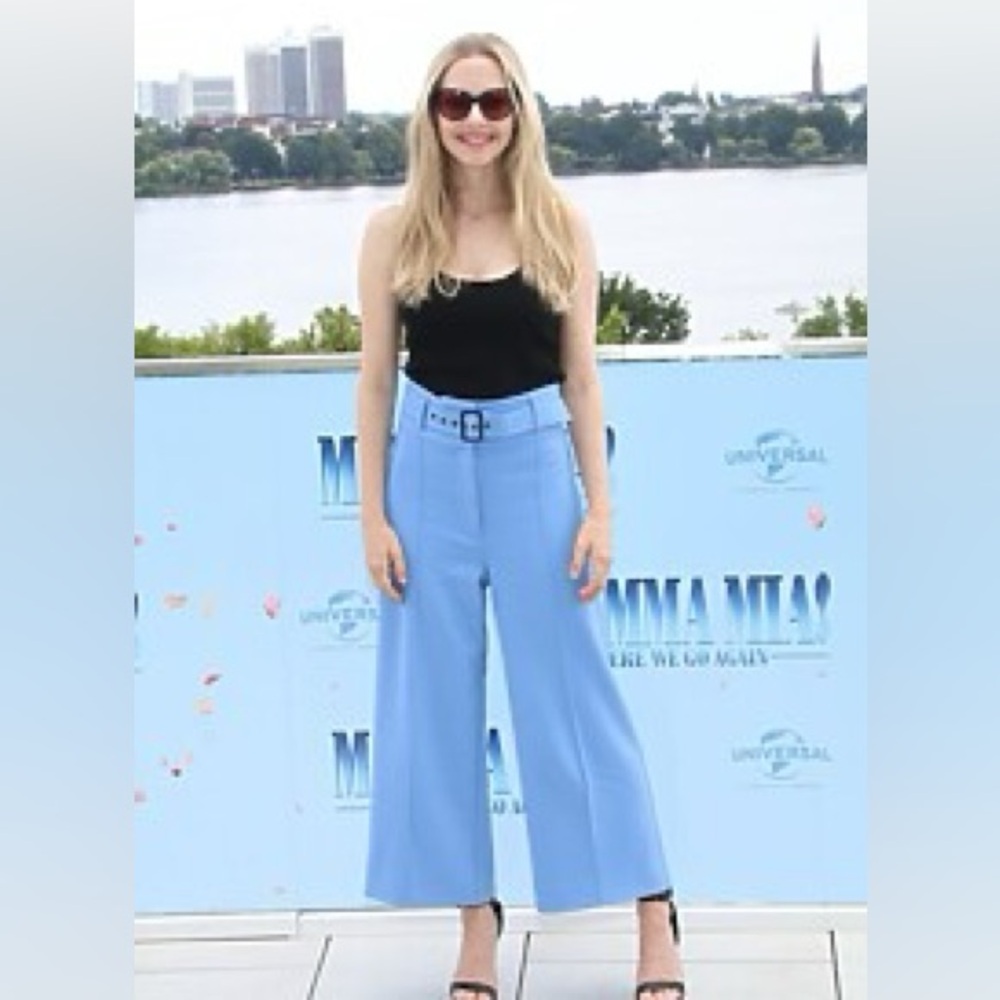 Veronica Beard high waisted crop blue pant with matching belt.  Size 2 (Lyla )